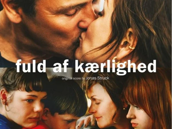 Plakat fra filmen "Fuld af kærlighed"