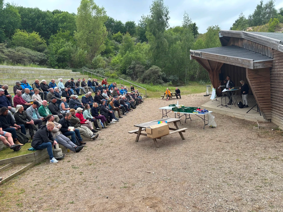 Foto af fremmøde i Ølsted grusgrav. 