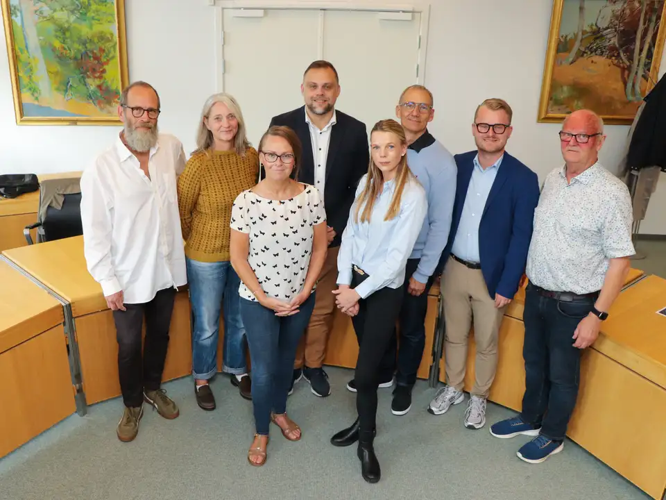 Foto af partierne bag budgetforliget.